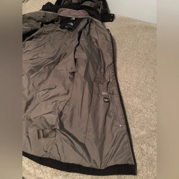 Womens north face rain jacket - Picture 5 of 13